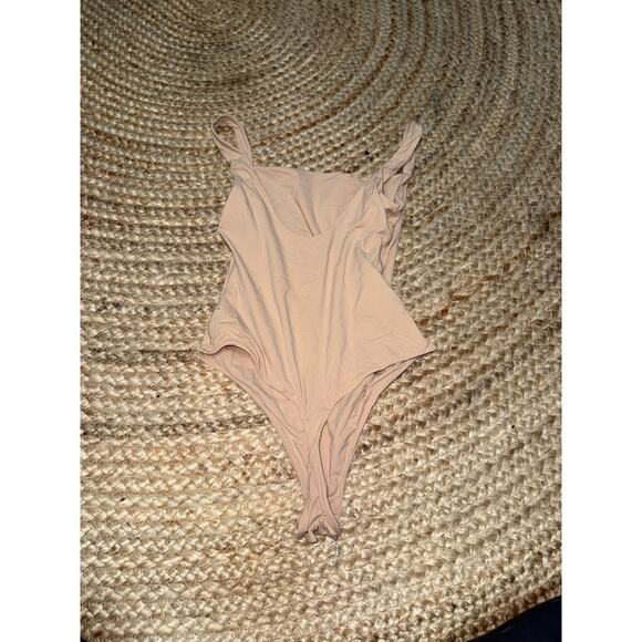 SKIMS squareneck bodysuit in tan size small - Picture 2 of 3